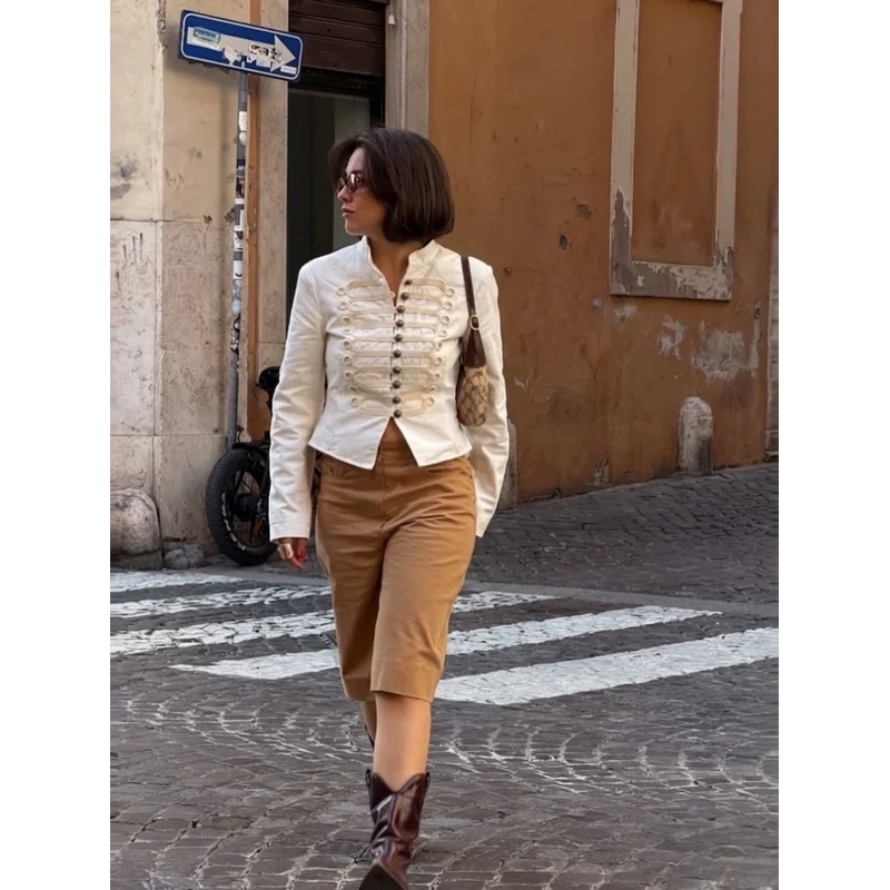 Veste blanche minimaliste à co - Street Fashion Events avis et prix