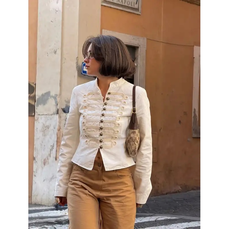 Veste blanche minimaliste à co - Street Fashion Events avis et prix