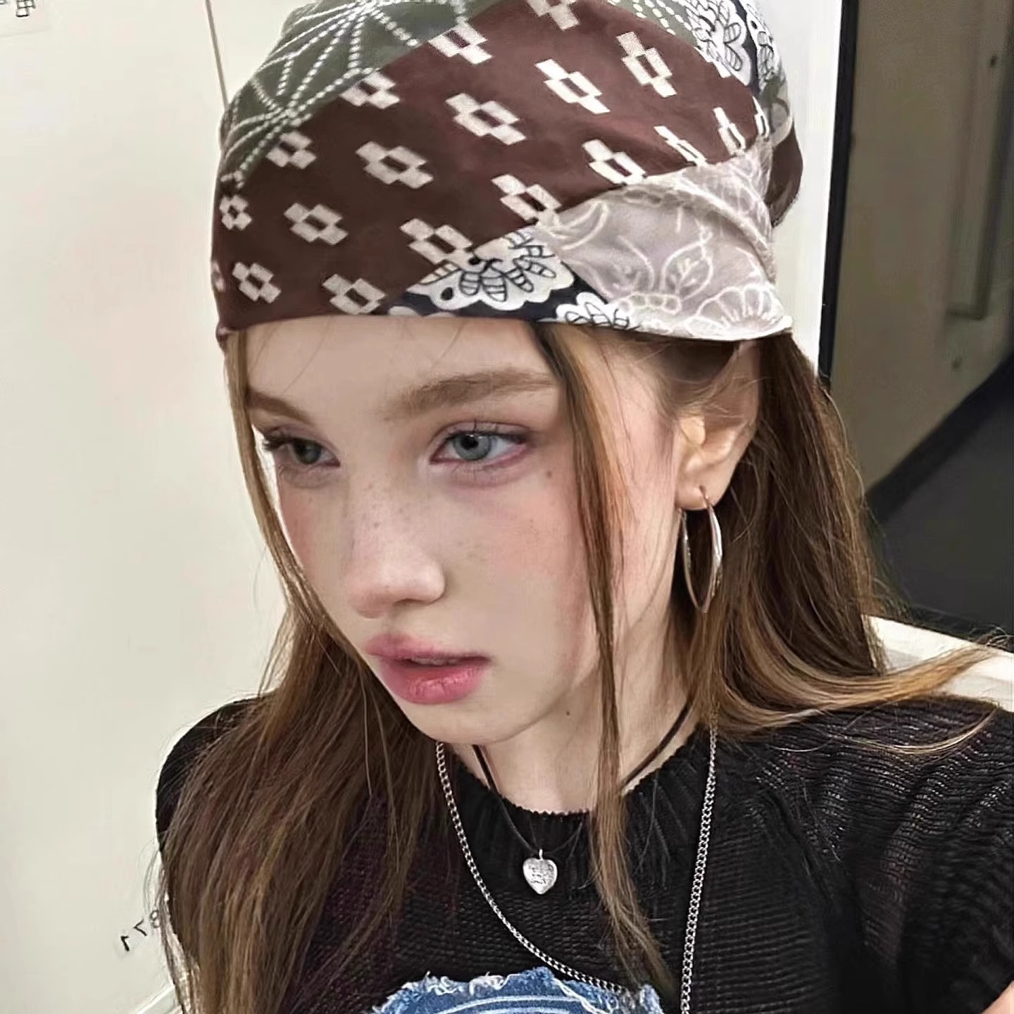 Foulard carré rétro style amér - Street Fashion Girls avis et prix